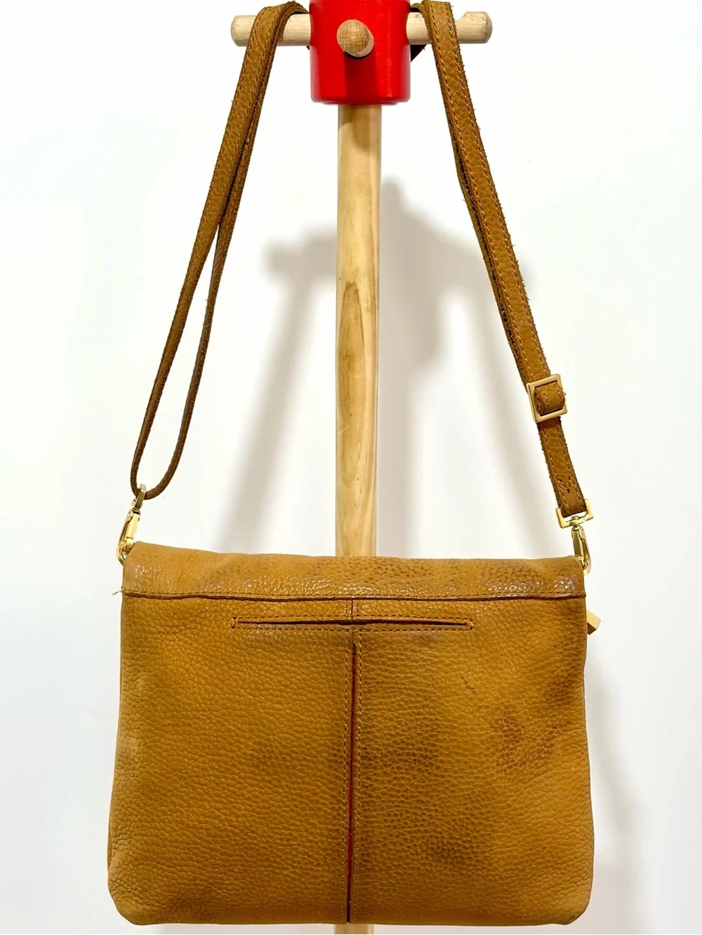 HAMMITT VIP MD Crossbody Bag In Tan Pebbled Nubuck/Brushed Gold/Red Zip